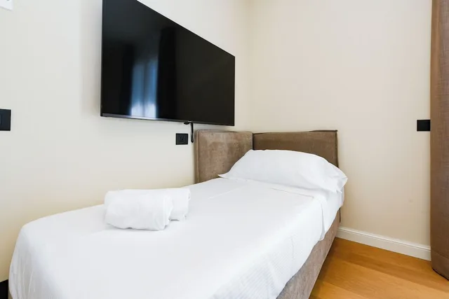 Apartment, 1 Queen and 1 Single Bed, Convertible Double Bed, Kitchenette, Annex، Best Western Hotel Arya 8/10