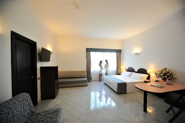 Comfort, Triple, Twin Beds, Panoramic Sea View, Sofa, Hotel Royal Positano 1/5