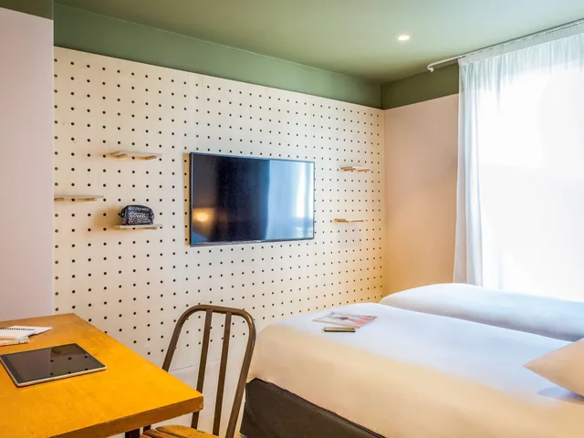 Family, 1 Double and 2 Bunk Beds، greet Hotel Marseille Centre Saint Charles 5/10