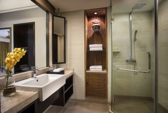 غرفة سوبيريور بسريرين مزدوجين بإطلالة على الحديقة، Ramada Plaza by Wyndham Sanya Bay 7/8