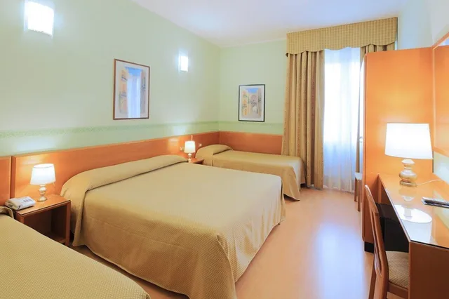 غرفة عائلية بأربعة أسرّة، Terminus And Plaza 1/10