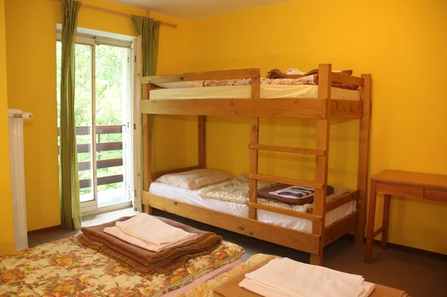 غرفة رباعية بسريرين منفصلين وسرير بطابقين، Hostel Pod Voglom 4/7