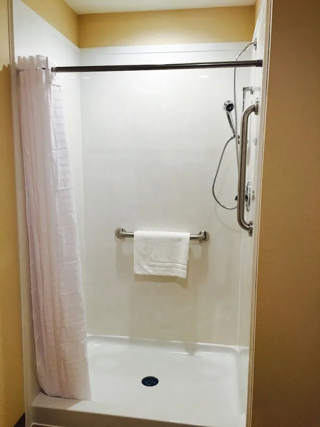غرفة بسرير كينج لذوي الإعاقة، Days Inn And Suites By Wyndham Florence Jackson Area 5/5
