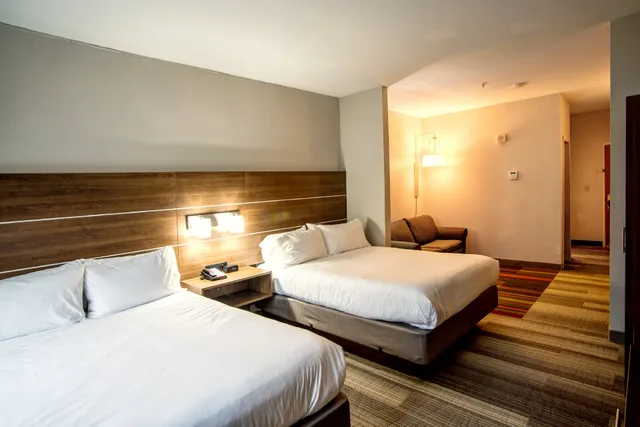 غرفة بسريرين كوين، Holiday Inn Express La Plata 2/2