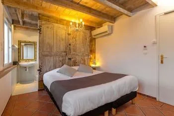 غرفة سوبيريور بسرير مزدوج، Hotel the Originals Martigues Clair 1/1