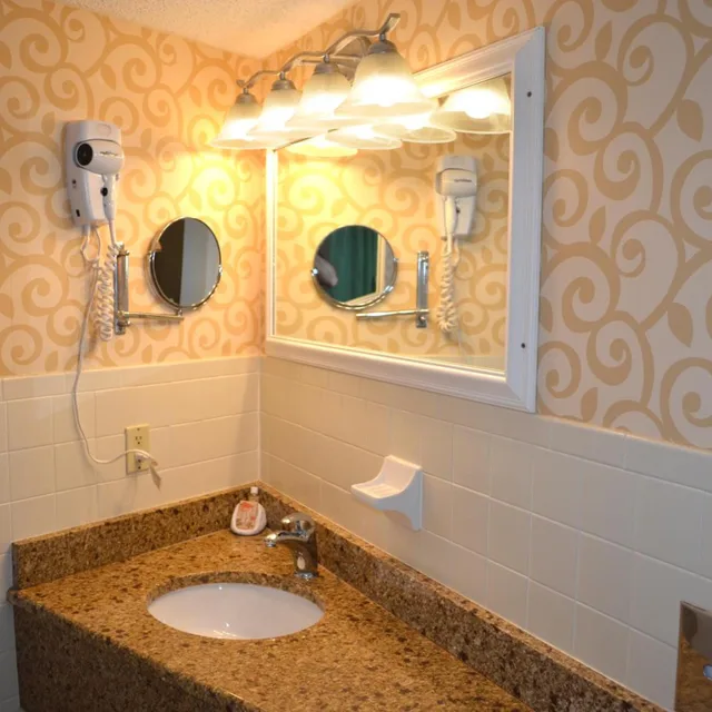 غرفة بسريرين كوين، Sun Viking Lodge 8/11