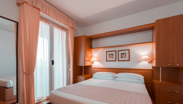 غرفة بسرير كوين، Loano 2 Village Residence Hotel 3/10