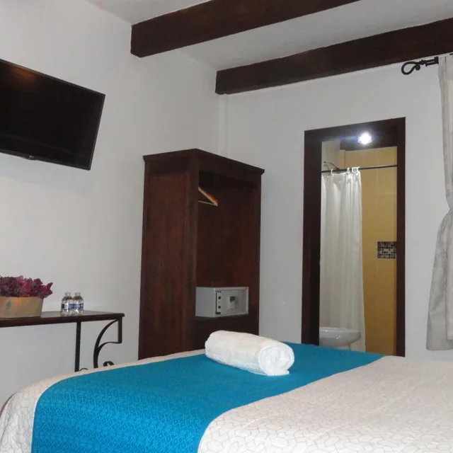 Room, Quadruple, Hotel Na'lum 7/10