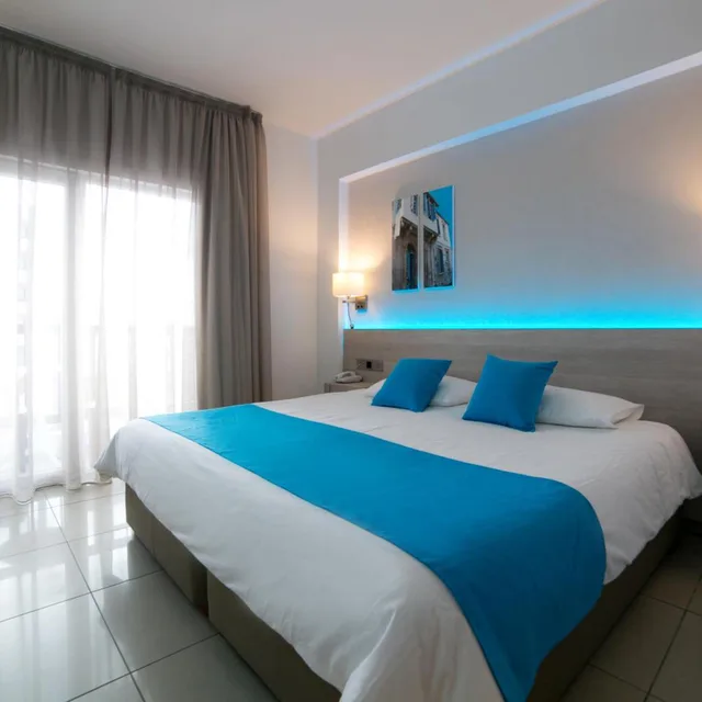 Room, Triple, Side Sea View، Les Palmiers Beach Hotel 2/3