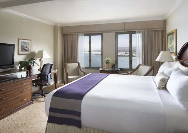 Room, 2 Queen Beds, Harbour View, Balcony, Monterey Plaza Hotel & Spa 2/5