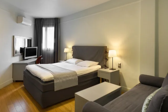 غرفة قياسية ثلاثية، Le Palace Hotel 6/10