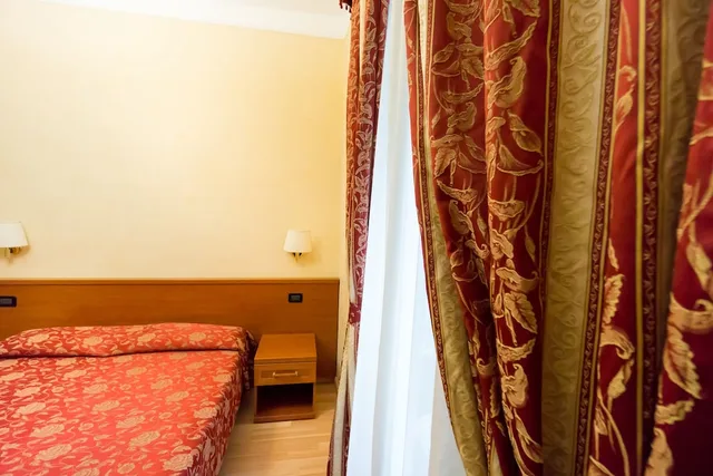 Room, Queen Bed, Shared Bathroom, Funny Palace Hostel 3/7