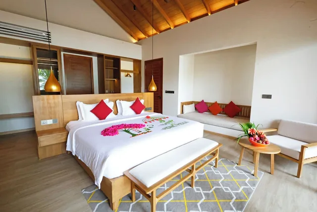 Beach Pool, Premium, Villa, King Bed، Fiyavalhu Resort Maldives - All Inclusive 1/4