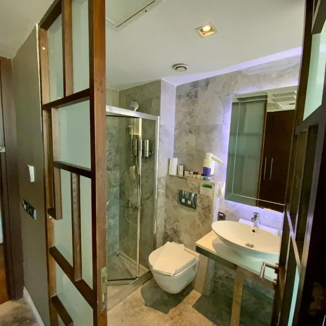غرفة قياسية ثلاثية بسرير فردي بإطلالة على البحر، The Biancho Hotel Pera 7/7
