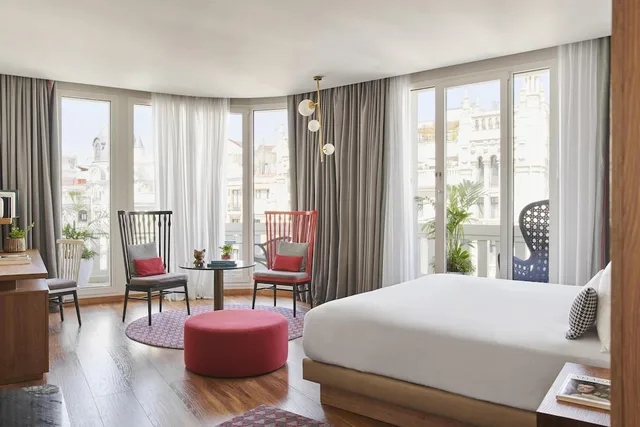 جناح بشرفة، Hyatt Centric Gran Via Madrid 2/8