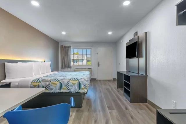 غرفة قياسية بسرير كينج، Motel6 Willows, CA 8/10