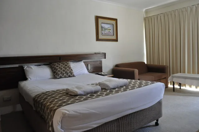 غرفة قياسية بسرير كوين، ALBURY BURVALE MOTOR INN 1/4