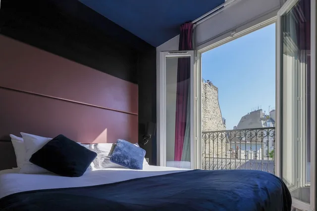 Room, Queen Bed, Accueil Hotel Paris Pigalle Montmartre 5/10