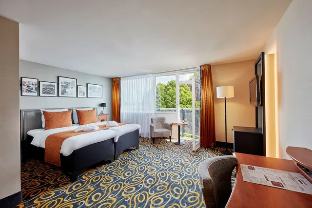 غرفة ديلوكس بشرفة، Carlton Square Hotel 2/3