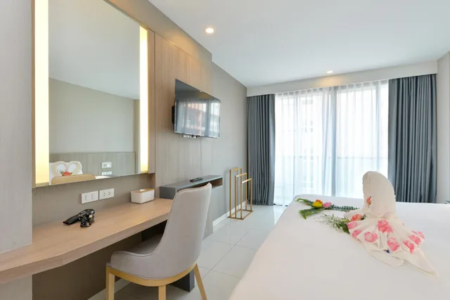 غرفة ديلوكس بسرير مزدوج بشرفة، Grace Patong Hotel 6/10