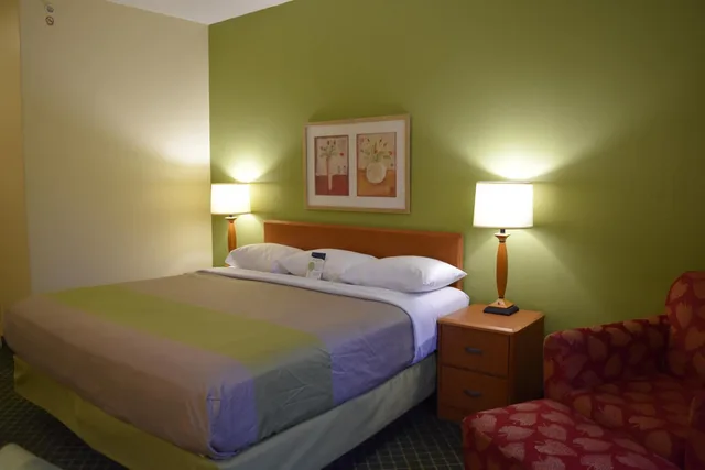 غرفة بسرير كينج لغير المدخنين، Motel6 Anderson, IN - Indianapolis 5/10