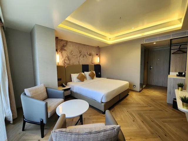 غرفة بريميوم بسرير كينج، Dragonfly Hotel 6/8