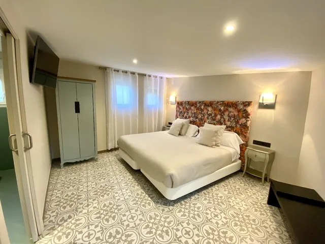 جناح عائلي بجاكوزي، HOTEL PALACIO TORRE DE RUESGA 1/1