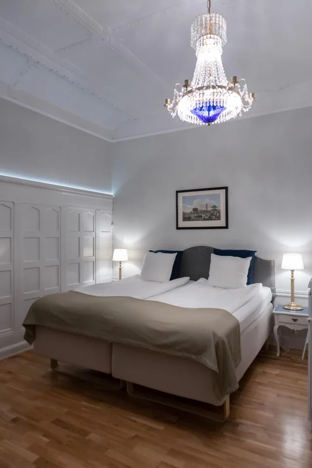 Room, Double Bed, No Window، Crystal Plaza Hotel 3/6