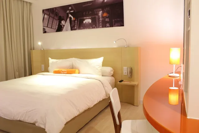 Harris, Unique, Double Bed، Harris Hotel Pontianak 10/10