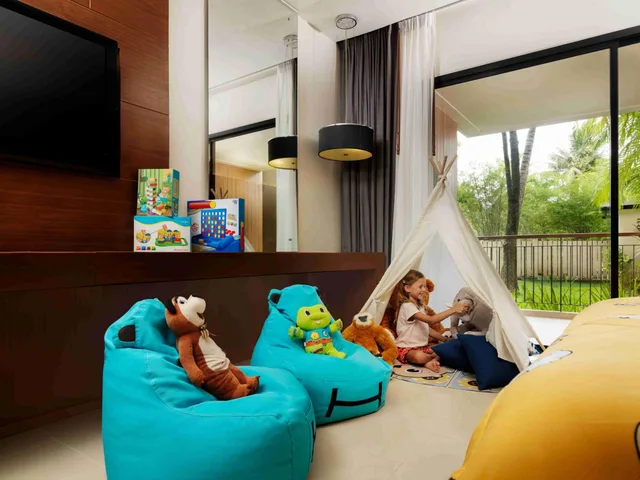 غرفة عائلية بسرير كينج بإطلالة على الحديقة بشرفة، Novotel Phuket Kata Avista Resort And Spa 3/8
