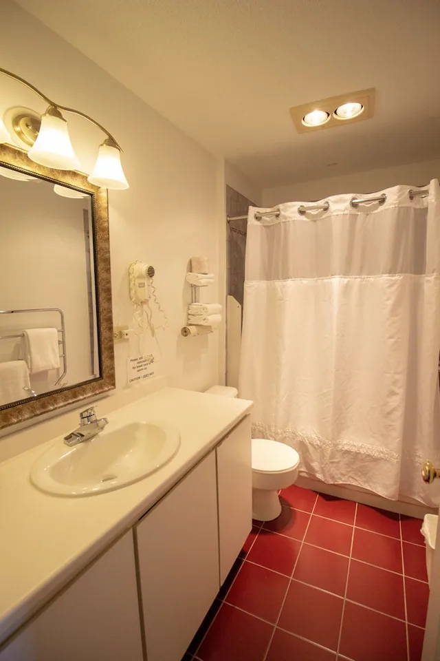 غرفة اقتصادية بسرير مزدوج، The Lucerne Inn 3/3