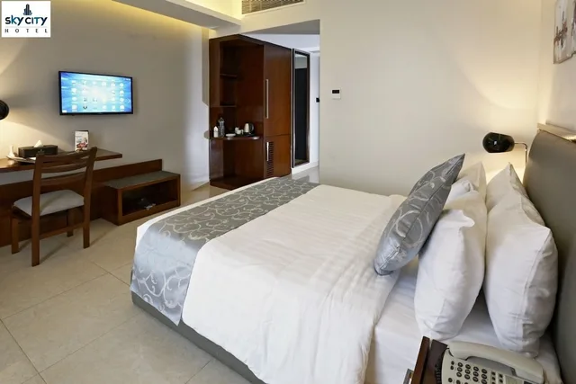 غرفة ديلوكس بسرير كوين، Sky City Hotel Dhaka 2/5