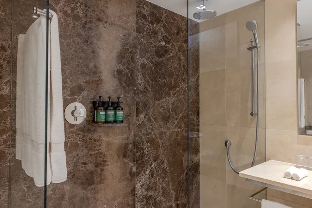 جناح جونيور بسرير كينج مع أريكة في طابق مرتفع، Crowne Plaza Porto 10/10