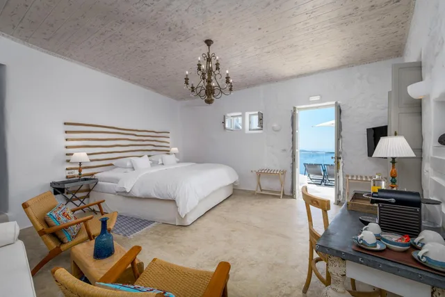 Interior, Cliff, Suite, Sea View, Plunge Pool, Jetted Tub، Iconic Santorini 2/4