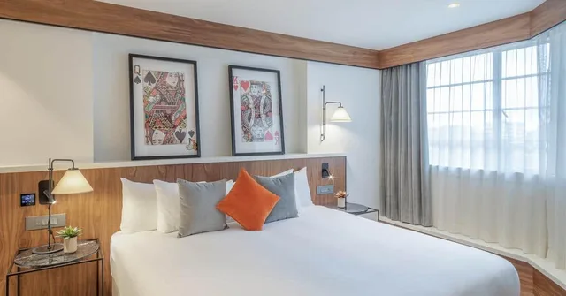 جناح، Melia White House 2/8