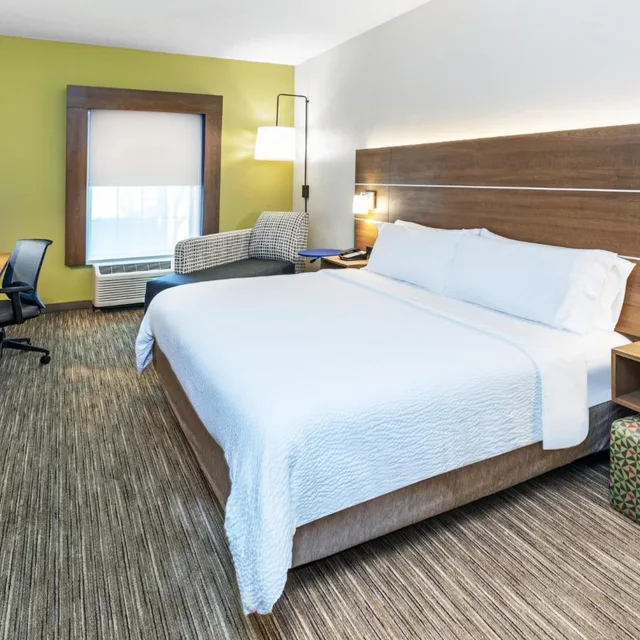 غرفة قياسية بسرير كينج، Holiday Inn Express & Suites Sulphur (Lake Charles) 3/7