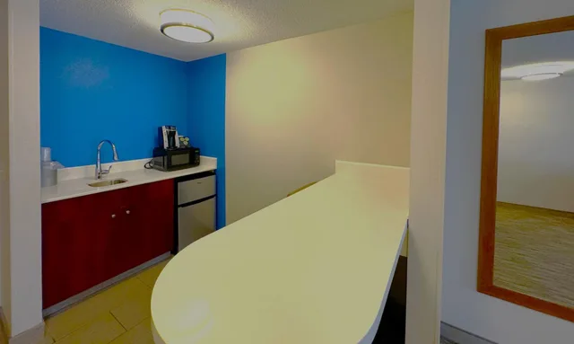 جناح بسرير كينج بجاكوزي، Holiday Inn Express & Suites Lincoln East - White Mountains 10/10