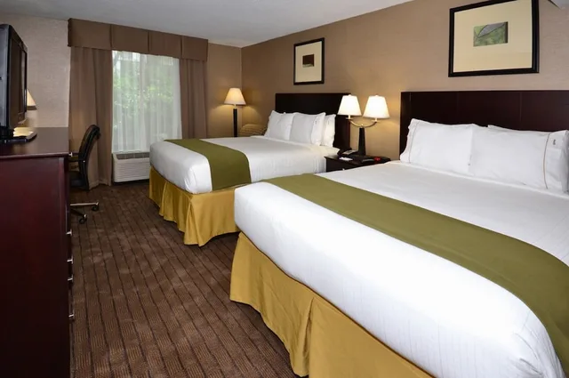 غرفة قياسية بسريرين مزدوجين لذوي الإعاقة، Holiday Inn Express Boston South Brockton 1/10