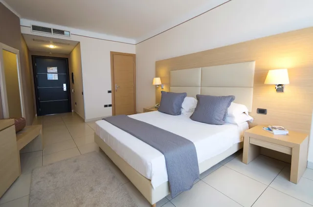 غرفة بسرير كوين، Mediterraneo Palace Hotel 1/5