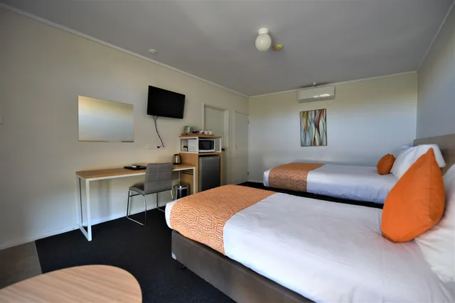 غرفة قياسية بسرير كوين وسرير فردي، Comfort Inn and Suites Lakes Entrance 3/4