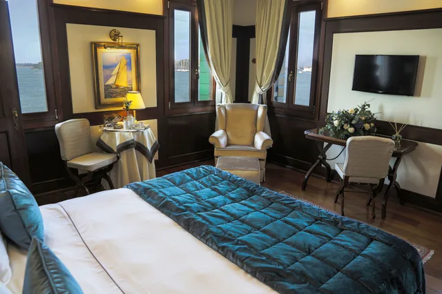 Premium, Double or Twin Bed, Lagoon View، Bucintoro 3/5
