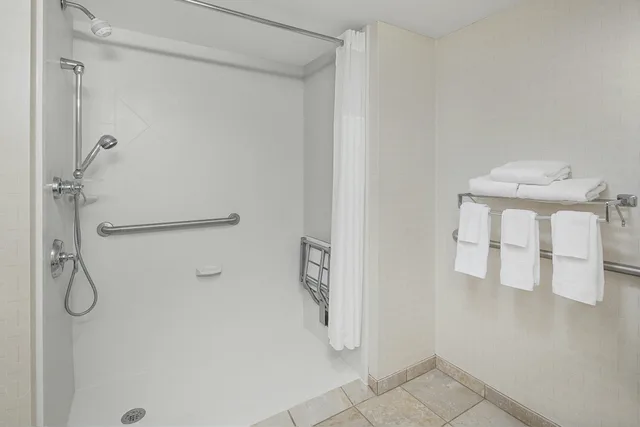 غرفة بسرير كينج لذوي الإعاقة، Hampton Inn Fairhopemobile Bay 5/5
