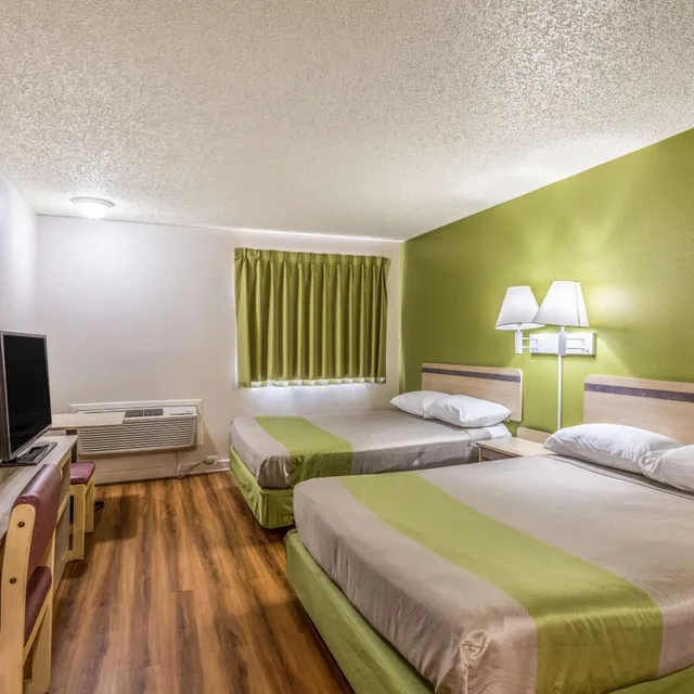 1 Queen Bed - ADA/Tub، Motel6 Great Falls, MT 3/8