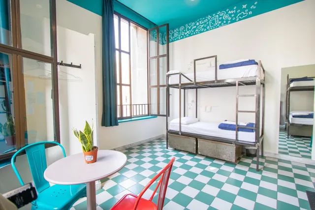 Mixed Dorm, 10 Beds، Ostello Bello Napoli 2/2