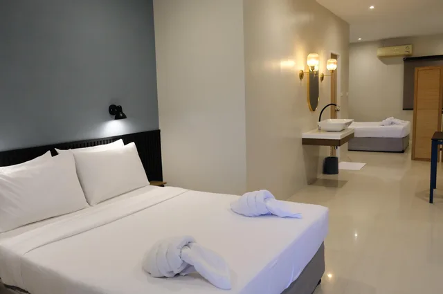 Family, 2 Double Beds, Majestic View Hotel 2/2