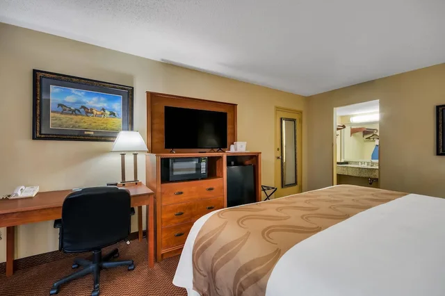 غرفة بسرير كينج لذوي الإعاقة، Quality Inn Chickasha 1/4