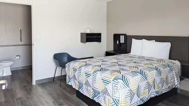 غرفة قياسية بسرير كينج، Motel6 Victoria, TX 1/2