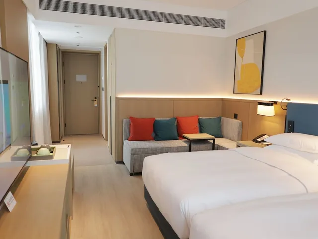 غرفة بسريرين منفصلين بإطلالة على الحديقة مع أريكة، Hyatt Place Nanjing Xuanwu 1/5