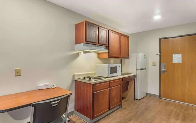 1 Bed - Hearing Accessible, Kitchen، Studio 6 Extended Stay Little Rock Southwest AR 10/10