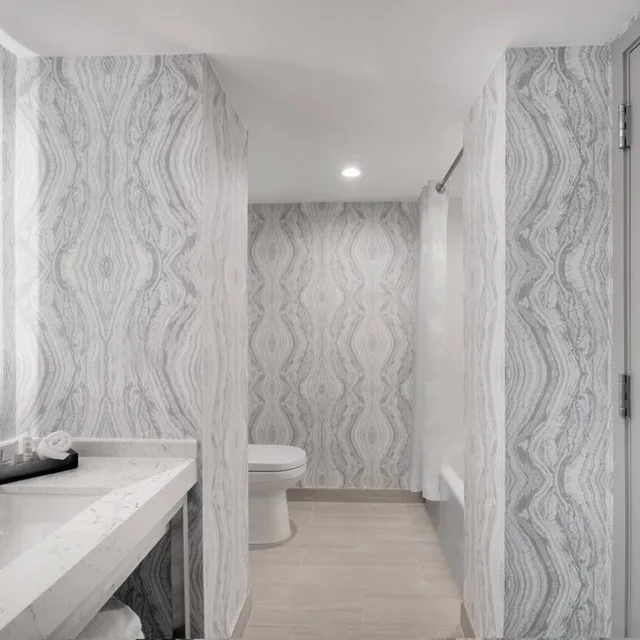 غرفة بسريرين كوين بحوض استحمام لذوي الإعاقة، Courtyard By Marriott Miami Aventura Mall 3/8